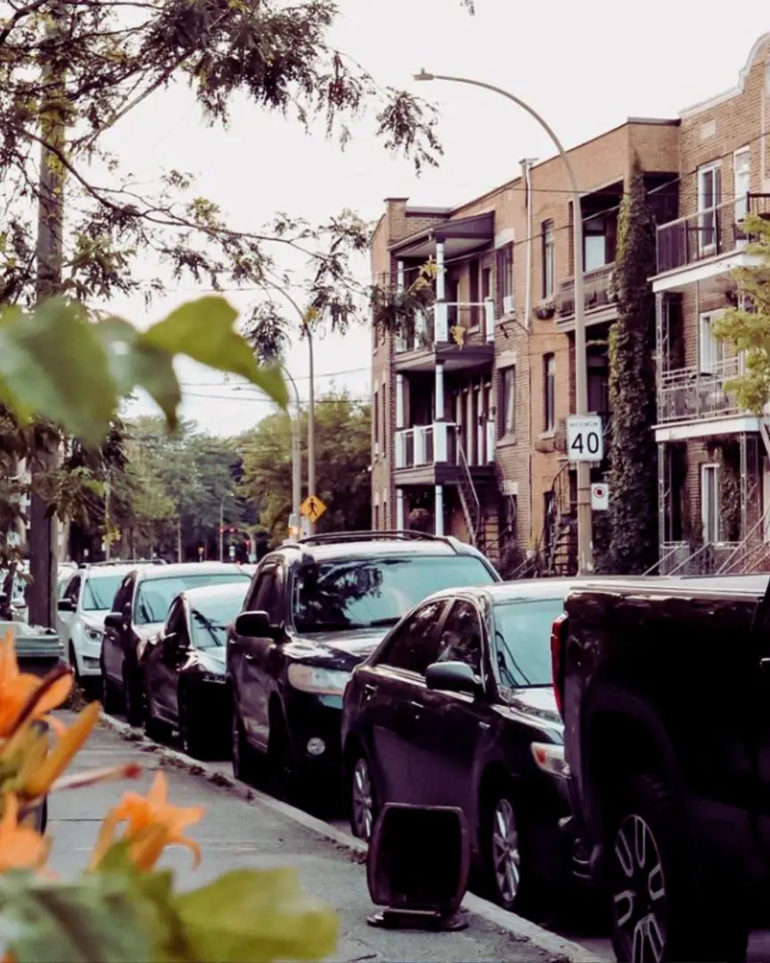 Living In Montreal As An American (Tips & Tricks)