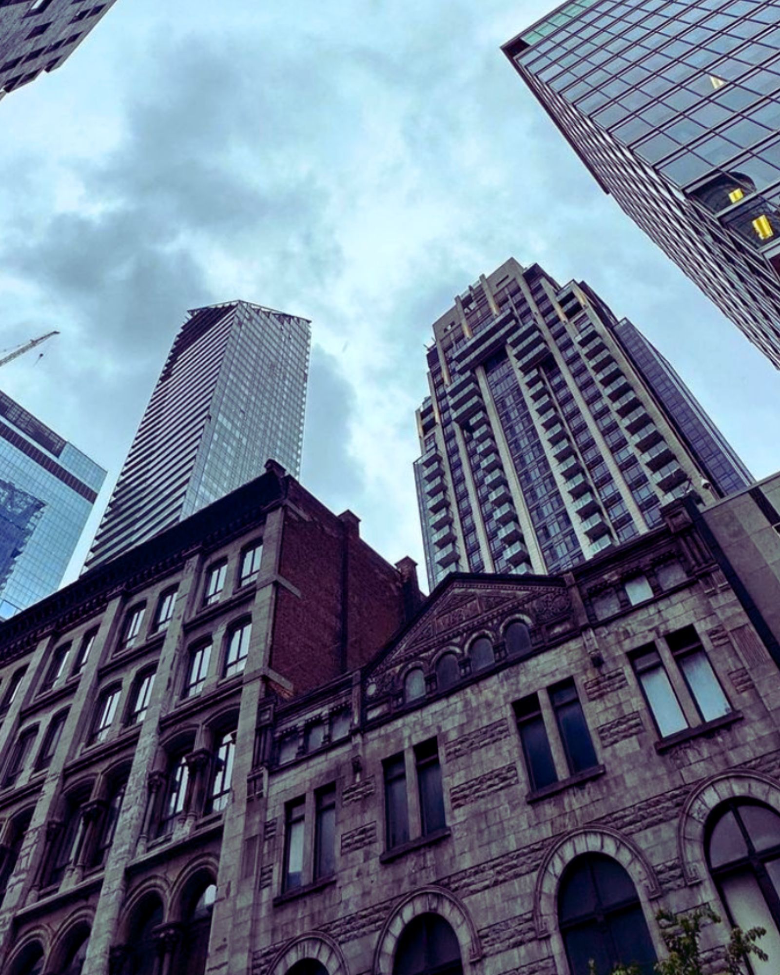 Living In Montreal As An American (Tips & Tricks)