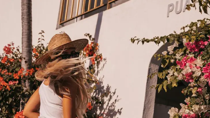11 Gorgeous Hawaii Outfit Ideas For You